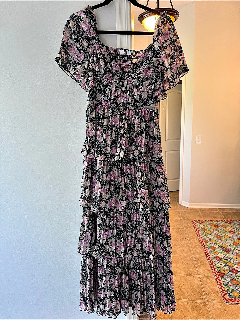 ASTR Floral Maxi Dress Black & Pink Size Small Like New